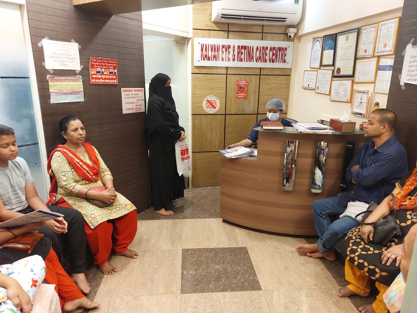 Reception and waiting area at Kalyan Eye & Retina Care Centre, Khadakpada